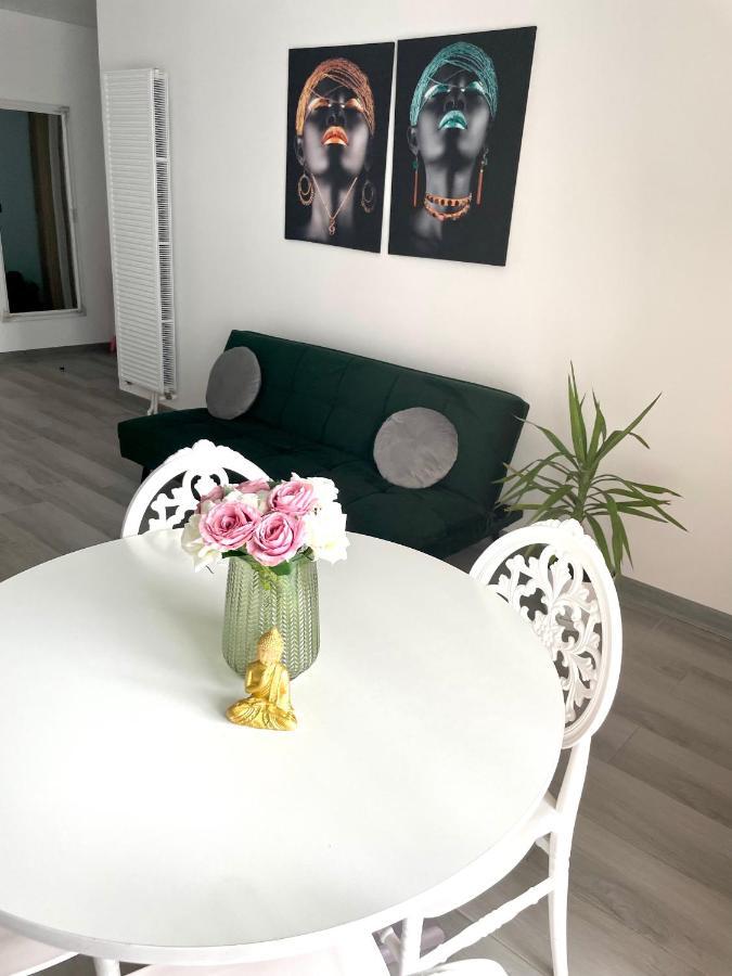 Appartamento Dominic 2 Beds 1 Sofa Parking Pool Apartament By Alezzi Nord10 Năvodari Esterno foto